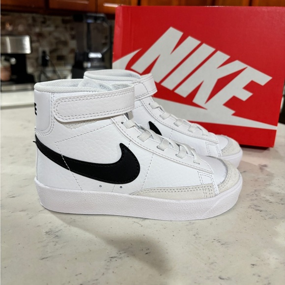 Nike Preschool Blazer Mid 77 Hook And Loop White Black Team Orange DA408… - Picture 10 of 13